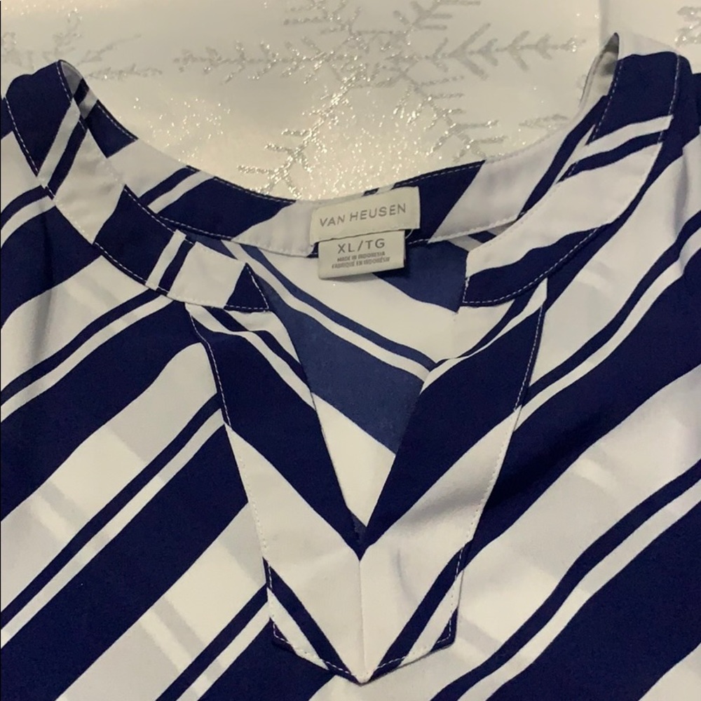 Blouse - Picture 2 of 2